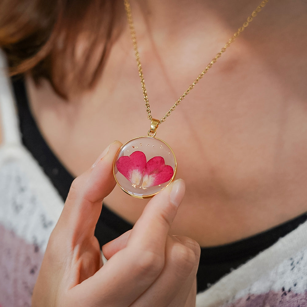 Collar de flores del mes de nacimiento